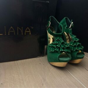 Liliana Green Suede Heels